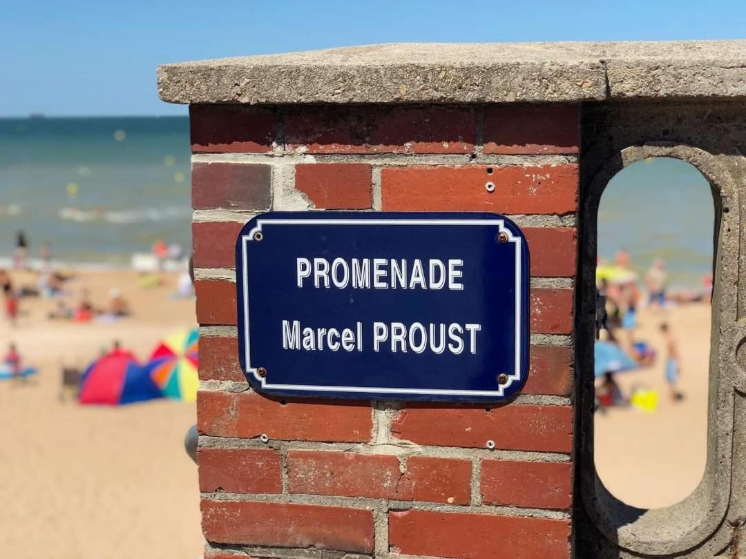 Charmant 2 Pieces A 5 Mn A Pied De La Mer Cabourg Luaran gambar